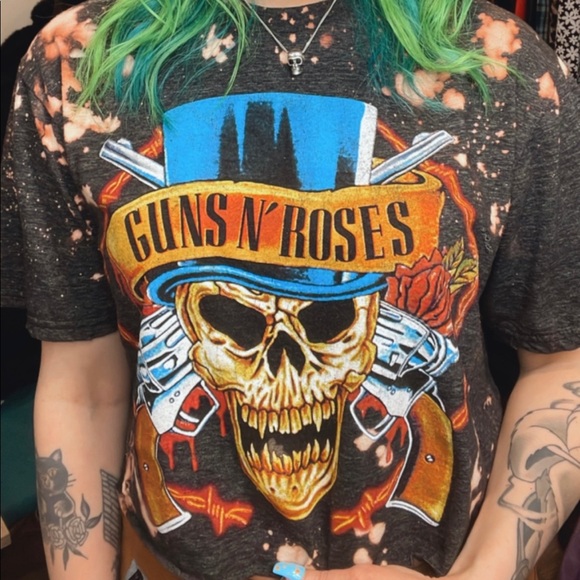 Gun N Roses Distressed Cropped Tee - Picture 2 of 6
